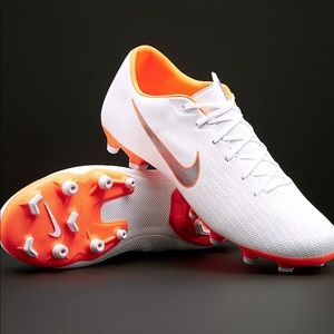 Nike Mercurial Vapor 12 Academy MG cleats like new